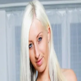 Leonie Pur porno yıldızı