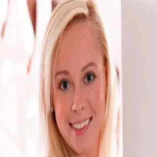 Naomi Nevena porno yıldızı