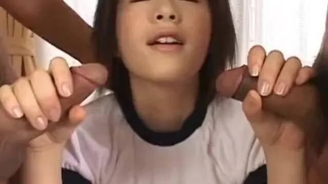 Japon Genç Kadının Tüylü Mastürbasyonu ve Porno