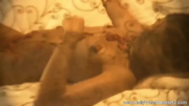 Hint Olgun Kadının Masaj ve Seks Sahnesi