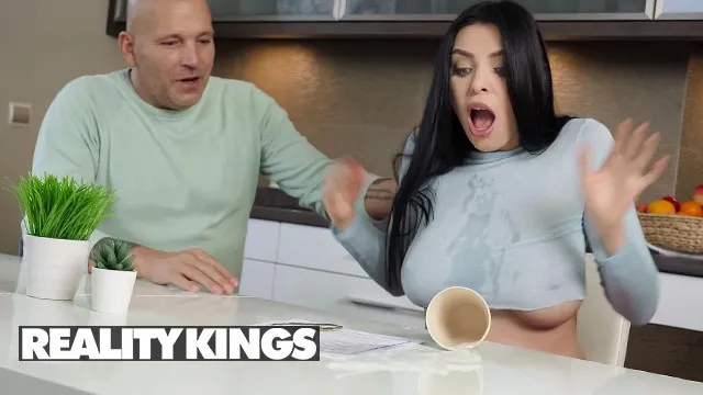 Kira Queen ve Thomas Stone'ın Kovboy Kız Pozisyonunda Seks