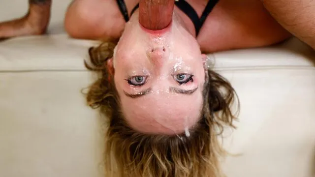 Lilly Bell'in Büyük Kalçalı Oynatması ve Seksi