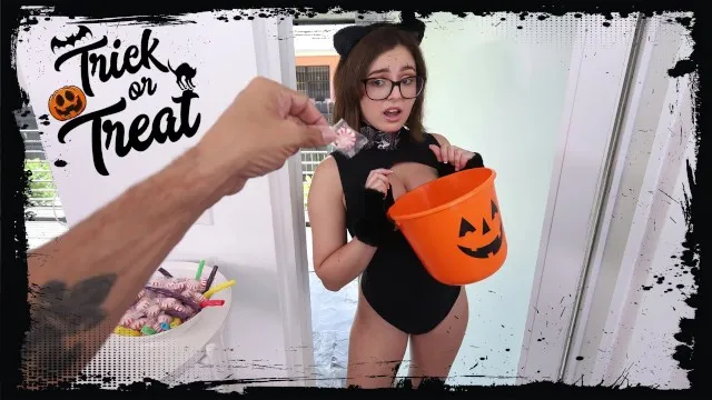 Leana Lovings'in Cosplay Sert Seks ve Porno