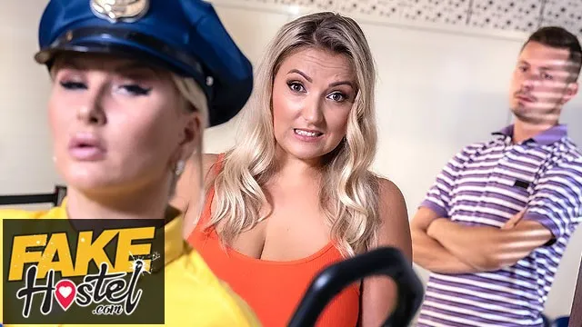 Krystal Swift ve Jarushka Ross'un lezbiyen seks ve squirt porno