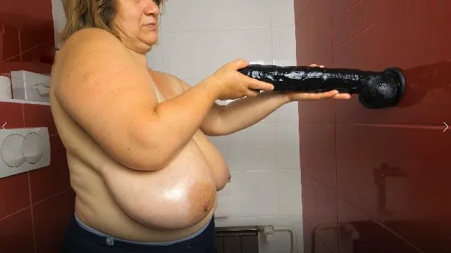 Büyük göğüslerin ateşli sikiş sahnesi