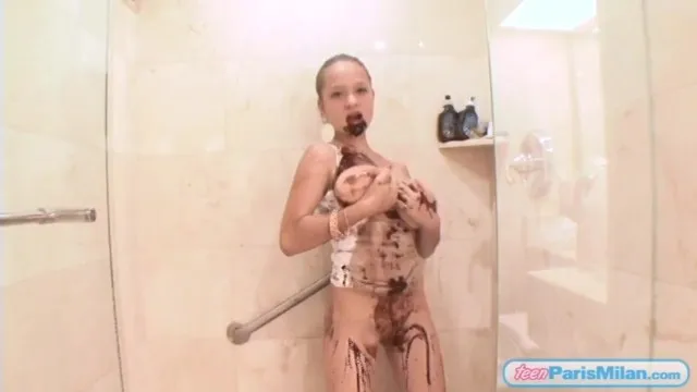 Paris Milan'ın Duş Anları ve Porno Anları