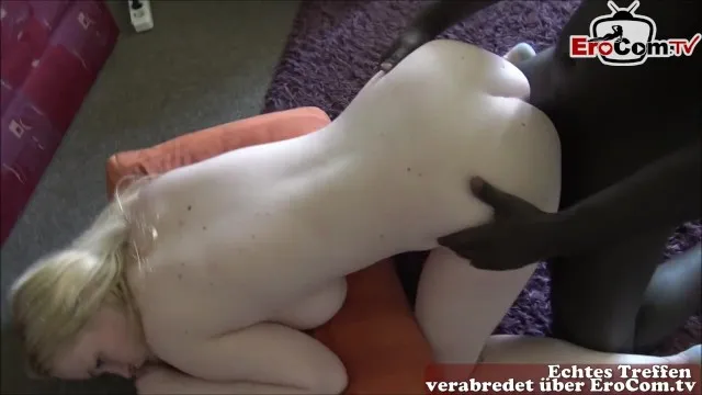 Sarışın güzellerin yatak odasında hd seks ve sakso sahnesi