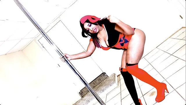 Nina Rivera ve Harley Quinn'in Oral Seks ve Sikiş Sahnesi