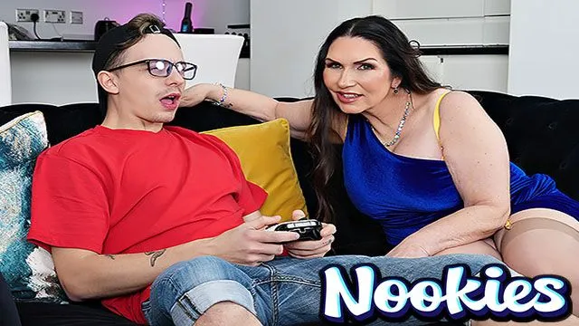 Olgun Josephine James ve Benjamin Zee'nin sert seks anları