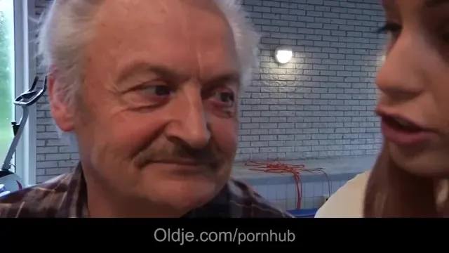 Erica Fontes'ın Olgun ve Ateşli Seks Sahnesi
