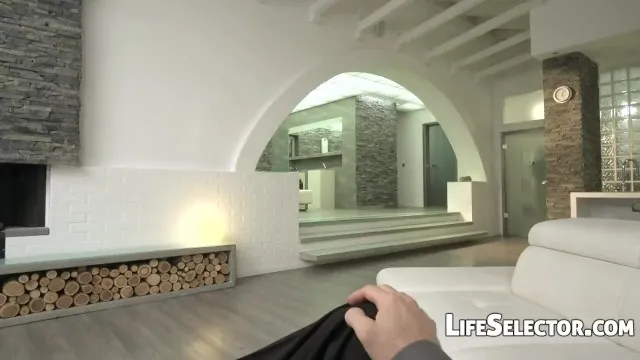 Kiki Cyrus'un Büyük Penis ve Sert Seks Gösterisi