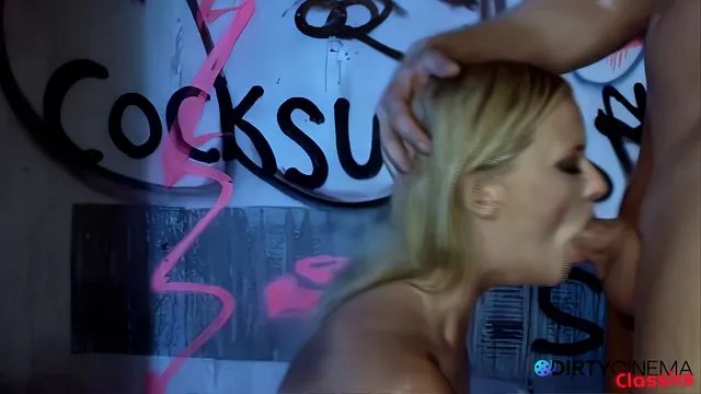 Büyük göğüslü Hannah ve Alex'in seks filmi ve porno anları