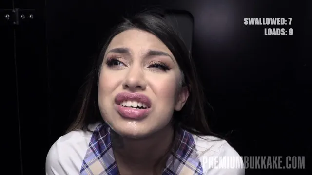 Roxy Lips'in Sert Sikiş ve Meni Yutma Sahnesi