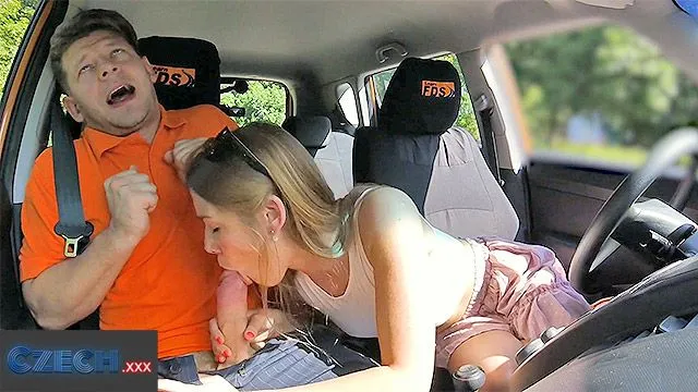 Alexis Crystal ve Michael Fly'in Çek Cumhuriyeti'nde Genç Kızların Seksi İlişkisi