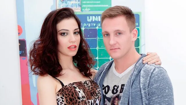 Sarışın Jessica Malone'un Büyük Kalçalı Seks ve Sikiş Anları