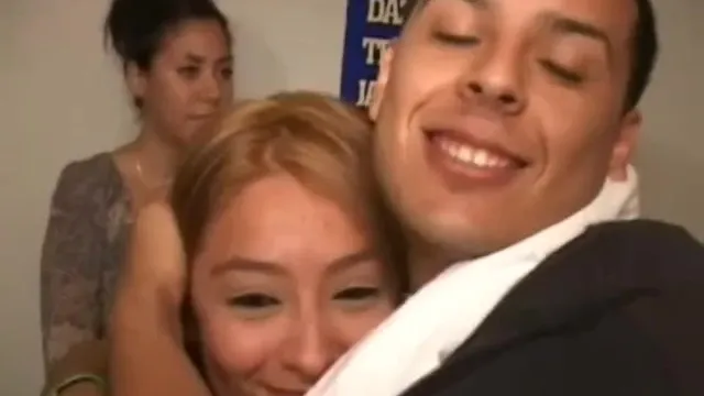 Genç Kızların Sert Porno ve Grup Seks Sahnesi