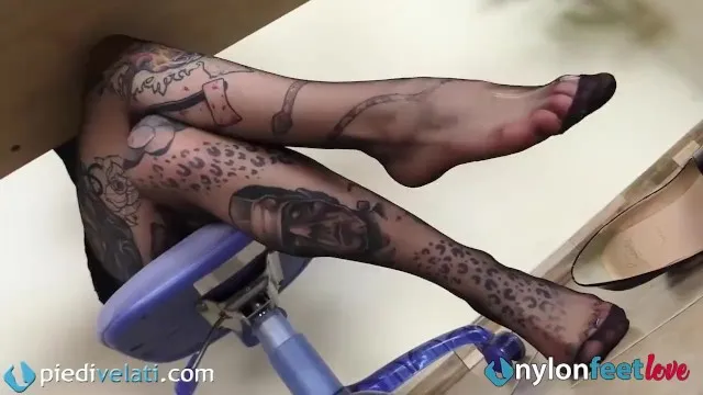 Kızıl Saçlı Güzellerin Ayak Fetişi ve Seksi