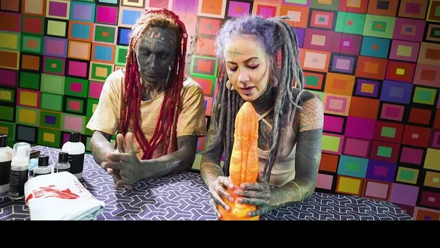 Anuskatzz ve Lily Lu'nun Hd Fetiş ve Dildo Porno Sahnesi