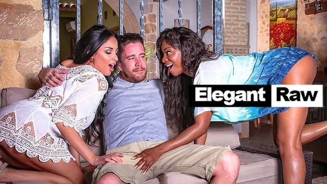 Anissa Kate ve Jasmine Webb'in oral seks ve sikiş şov