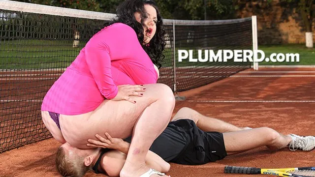 Princess'in büyük göğüsleriyle dolu seksi ve plumper sikiş performansı