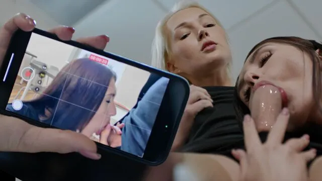 Lovita Fate ve Jadilica'nın transseksüel ve liseli seks anlarında sikiş