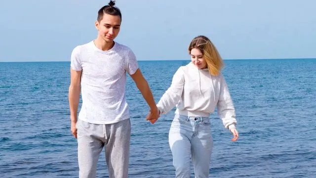Kamilla D'in dövmeli ve tutkulu seks anları