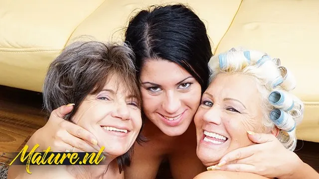 Büyük Göğüslü Kızların Seks ve Porno Maceraları