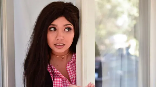 Aaliyah Hadid'in büyük göğüsleri ve çılgın sikiş anları