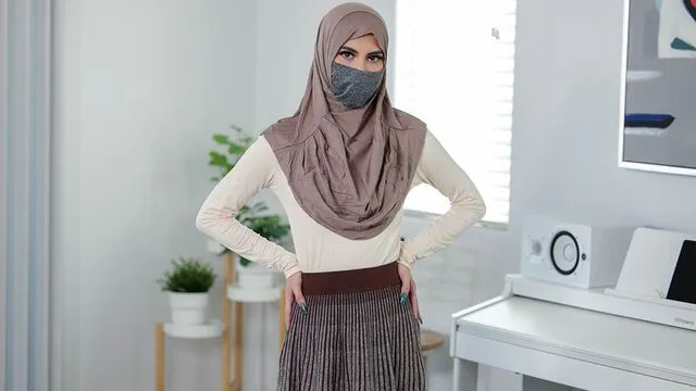 Mila Marie'in genç ve azgın sikiş sahnesi