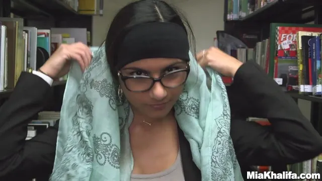 Mia Khalifa'nın Sert ve Tutkulu Seks Sahnesi