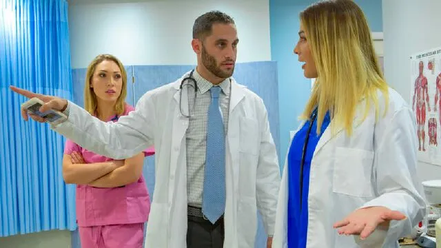 Kimmy Granger'in Hemşire Kostümüyle Seks ve Sikiş Anları