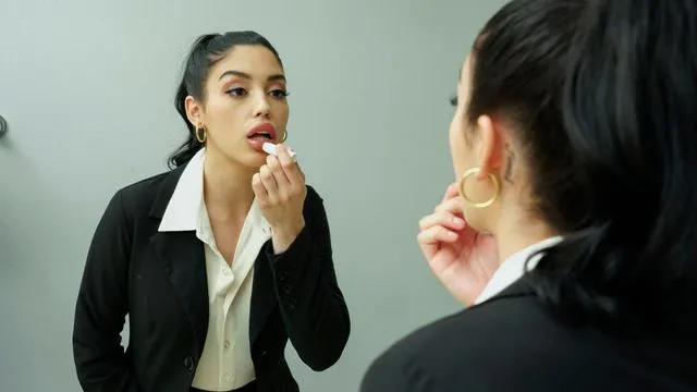 Vanessa Sky'in Küçük Göğüslü ve Seks dolu Anları