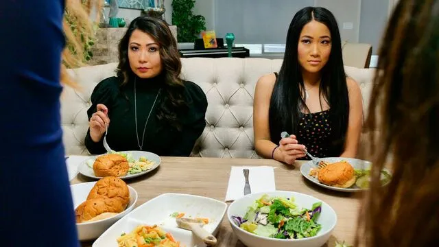 Christy Love ve Krystal Davis'in Lezbiyen ve Grup Seks Anları ile Sikiş