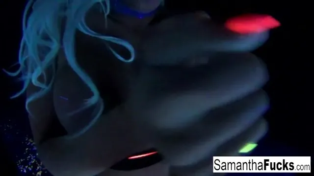 Samantha Saint'in Fetiş ve Solo Seks Anları
