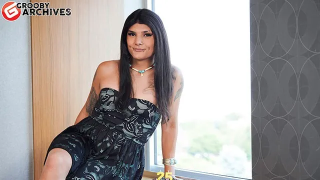 Kızın Mastürbasyon ve Shemale Seks Anları