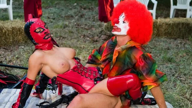 Miss Nikky'nin Açık Hava Seks ve Oral İlişkisi
