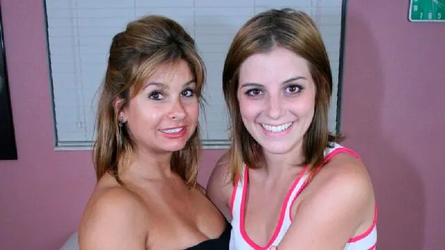 Cassandra ve Breanna'nın MILF sikiş ve seks sahnesi