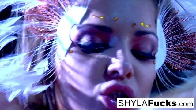 Shyla Stylez'in Sert ve Tutkulu Seks Sahnesi