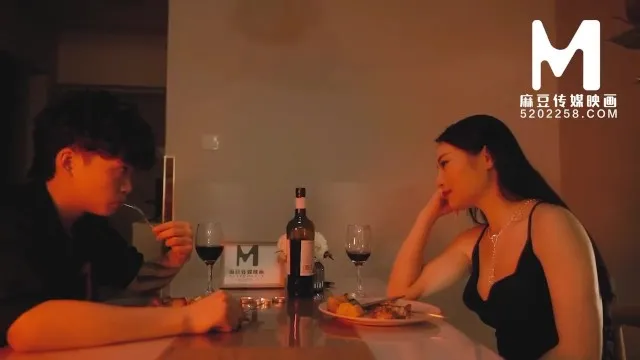 Asyalı Kızın Büyük Göğüslü Seks ve Orgazm Anları