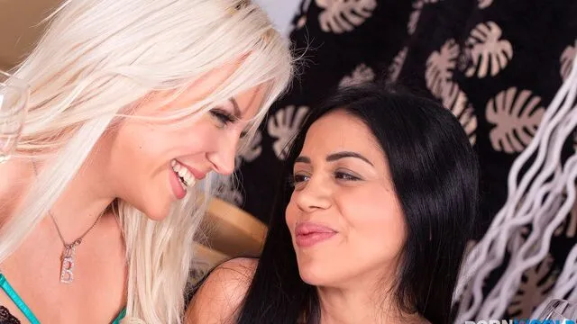 Julia De Lucia'nın Ateşli Mastürbasyon ve Seks Anları