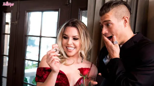 Aubrey Sinclair'in Koltukta Seks ve Oral Anları