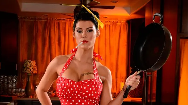 Peta Jensen'in Sert ve Tutkulu Seks Sahnesi