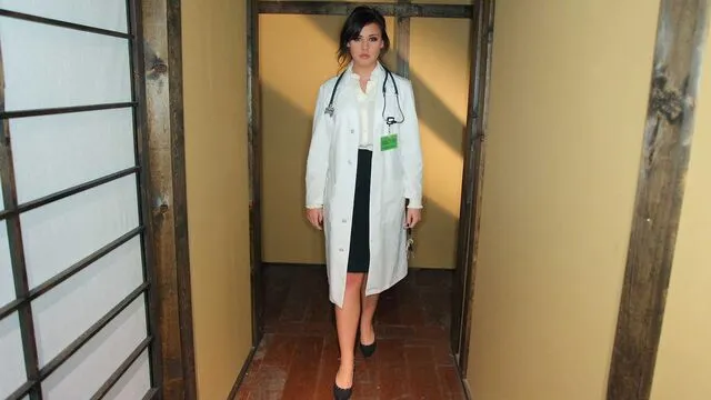 Brooke Lee Adams'in Düzenli Saçlı Seks ve Sikiş Sahnesi