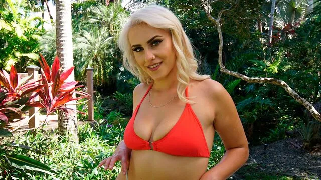 Indica Monroe'nin ırklar arası sikiş ve kovboy kız pozisyonu