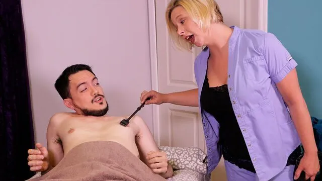 Tutkulu Breanna'nın Mastürbasyon ve Parmaklama Seksi