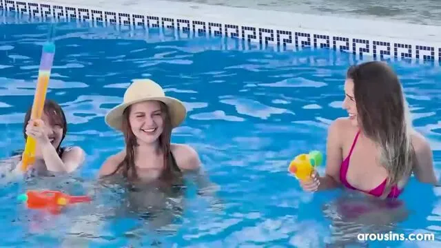 Kate Quinn, Sofi Noir ve Dee Vine'in Seks ve Porno Macerası