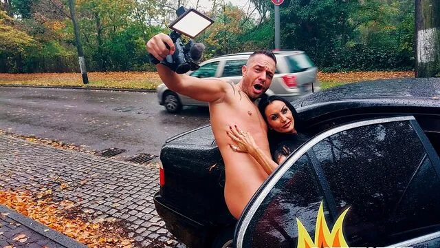 Sidney Dark ile Büyük Penisli İlişki ve Sert Seks