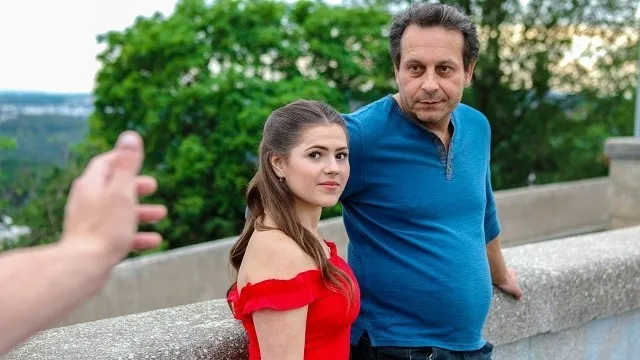 Genç Kızın Üvey Fantezi ve Seks Macerası