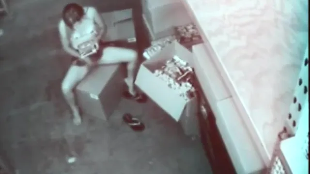 Genç Kızın Amatör ve Erotik Sikiş Sahnesi