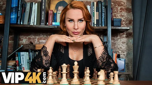 Tanya Foxxx'in Tüylerini Çıkararak Mastürbasyon ve Sikiş